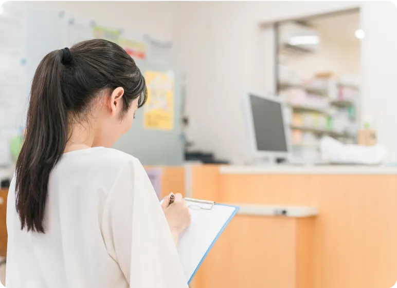 問診を受ける女性